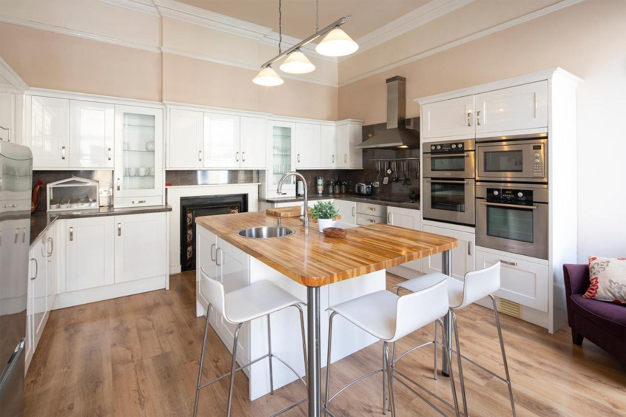Stunning Spacious Central Apartment Near Parade Gardens Бат Екстер'єр фото